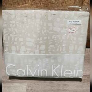 Calvin Klein Cream Patterned Duvet Set